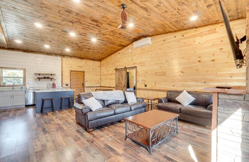 Unaka House | Near Hiking Trails: Mtn-View Haven in Englewood!