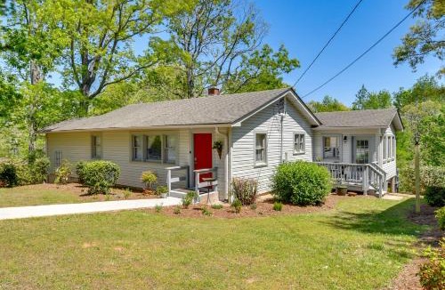 Lynn House | Near Horse Shows & Events! Blissful Tryon Cottage