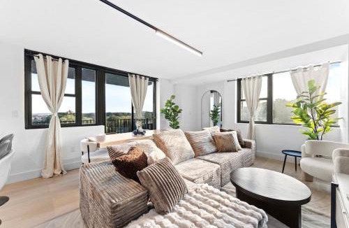 Newark Apartment | Near MetLife & NYC Spacious 2BR Apt 12