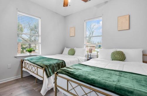 Midtown House | Near River St, Forsyth & DT - Stylish - Free Parking
