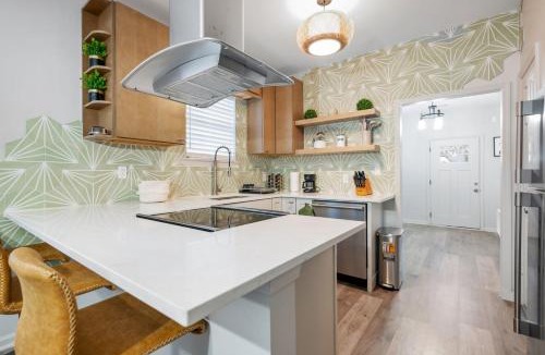 Midtown House | Near River St, Forsyth & DT - Stylish - Free Parking