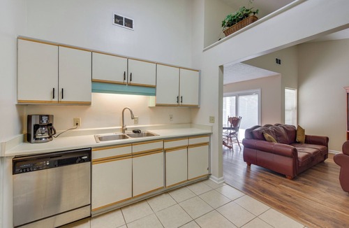 Richmond Hill House | Near Shops & Eats: Richmond Hill Home w/Yard!