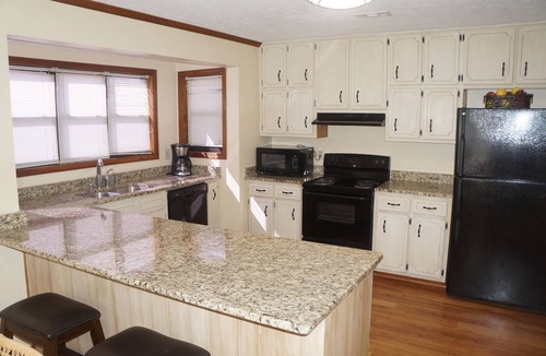 Fayetteville House | Near Trilith Studios, Piedmont Fayette Hospital, and convenient to Atlanta