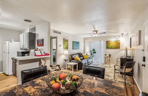 Gainesville Condo | Neat Condo - Short Walk to UF!