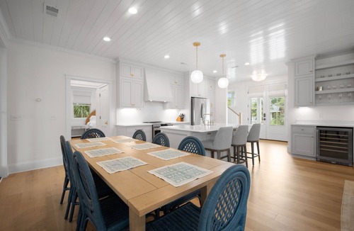 Deer Lake House | Neighborhood Pool, Golf Carts Included - 285 Deer Lane