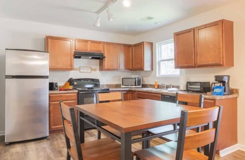 Columbus House | Neighboring Fort Moore - The Modern Guest House