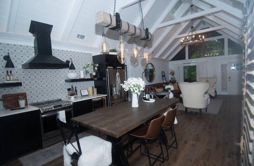 Highlands Cottage | Nestle Inn -2 night min. luxury industrial farmhouse style. Close to Main St.