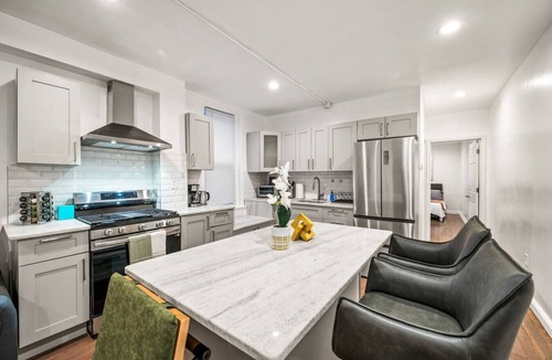 Southwark Apartment | New 1 BD in Prime Philly Location with King Bed