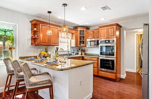 Lighthouse Point House | NEW 3Bed by the Beach- Game Room - Pool - Outdoor TV