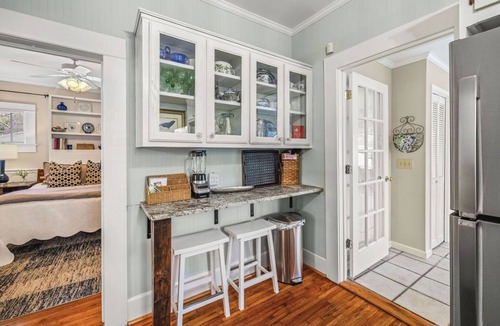 Gainesville House | NEW! A Blue Porch ~ Walk to Square ~ Summer Savings ~ Sleeps 4