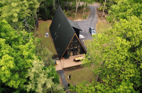 East Stroudsburg Cabin | New A-Frame Cabin Retreat w/Hot Tub in the Poconos