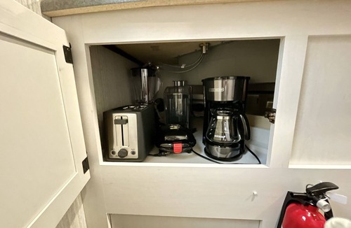 Seaboard Industrial House | NEW + ADVENTUROUS 2 bedroom Disney Camper/RV!