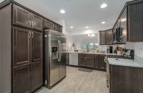 Wildwood House | NEW AREA OF THE VILLAGES GOLF CART KING BED NICE AND COMFY HOME BOOK NOW