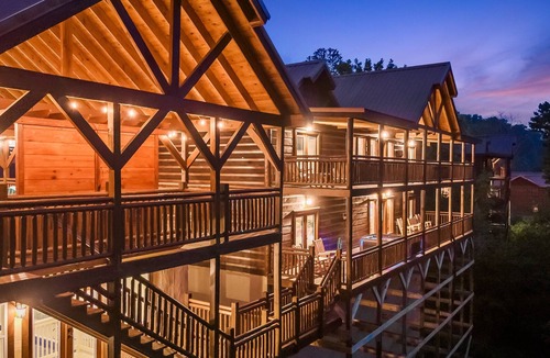 Caton Cabin | NEW Around the World~ Lux Cabin~Tiki Bar