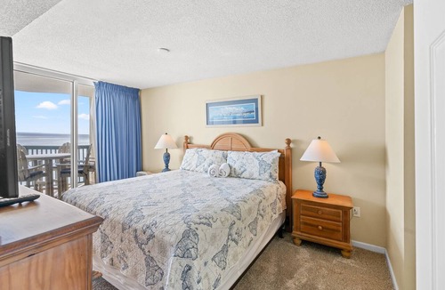 Ocean Drive Condo | New: Ashworth 1002 Oceanfront, pool, Lazy River