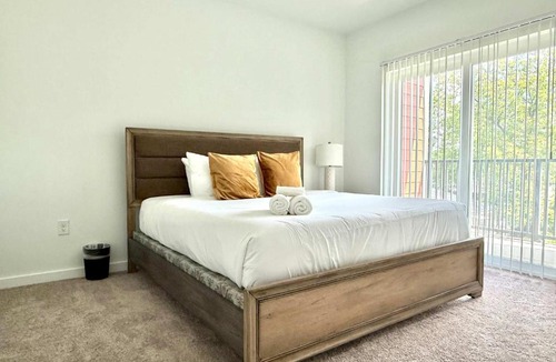 Old Fourth Ward Apartment | New ATL 1B1B Condo with Washer Dryer 525Pkwy310
