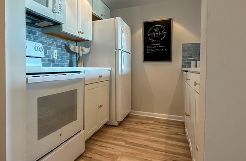 Southend Condo | NEW! Beachside, Two Pools & Partial Ocean View! Just Renovated Penthouse Condo