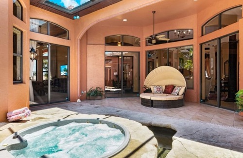 Eight Lakes House | New: Bellagio Estate: Luxury Villa, pool/hot tub!