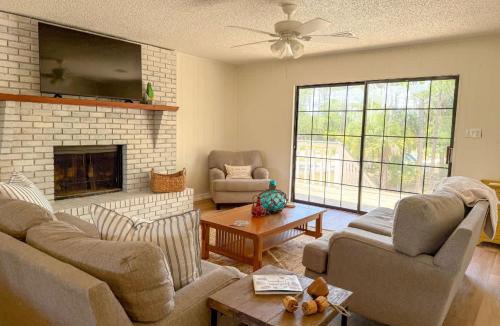 St. George Island House | NEW- Canal Front 3 bedroom Boat dock & Launch