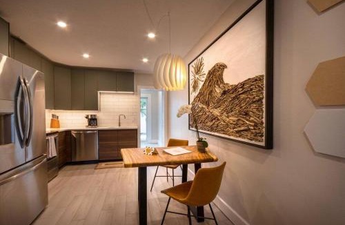 Horton Shores House | NEW! Chic & Cozy Lantana near the Beach & Flagler
