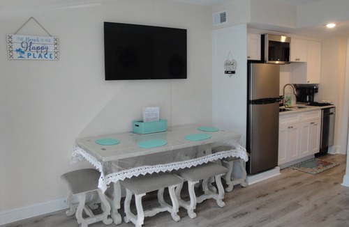 Wildwood Crest Condo | NEW CONDO – Steps to Beach - Sleeps 4-5 - Heated Pool