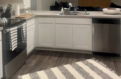 Florida Shores House | New Construction Home Located Next to a Publix Plaza With Space to Fit 10 Guests