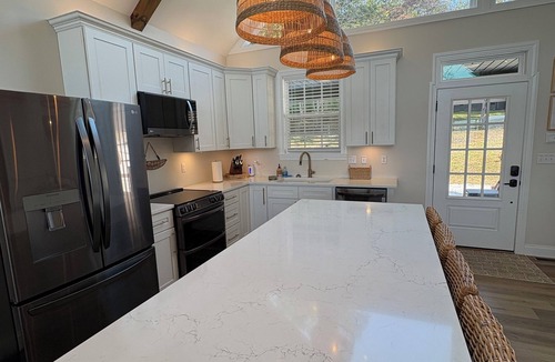 La Follette House | New Construction Norris Lakefront Home w/Dock - Gentle slope to Lake. Sleeps 12