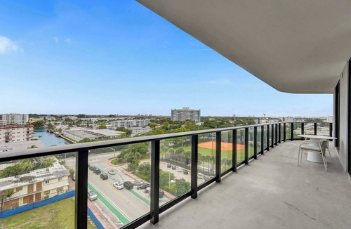 North Beach Condo | NEW: Contemporary 3BR/2BA Condo with Pool & Easy Beach Stroll