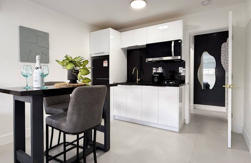 Miami Gardens Apartment | New Cozy Delux 1BR Near Hard Rock Stadium