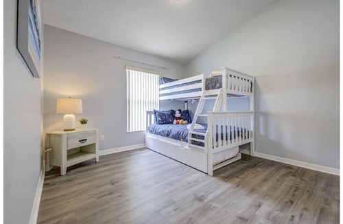 West Melbourne House | 🏖NEW! Cozy & Luxury LAKEVIEW home - Close to beach