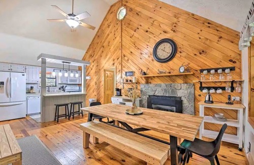 Hiawassee Cabin | NEW! Creekside Cabin w/new hot tub & firepit!