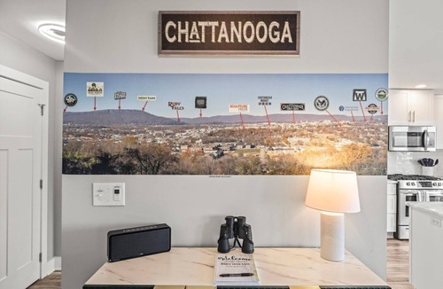 Missionary Ridge House | NEW! Crestview Heights | Downtown Views | Hot Tub
