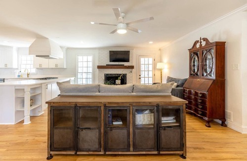 Acworth House | New! Cute and Updated Home Near Lakepoint Baseball Complex | Lake Acworth | Lake Allatoona