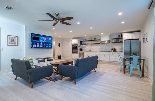 Atlanta House | New Deals! Stylish & Modern 2BR Stay in Prime Spot
