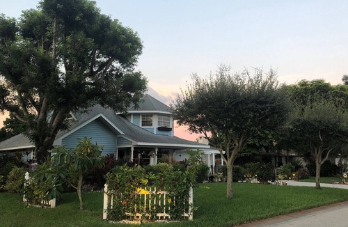 McGregor House | New England Beach style home in the heart of Ft Myers min to beaches & downtown!