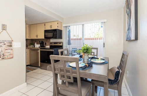 South Daytona Apartment | New Fall Rates-Beach in 8 Mins-Smart TVs-Free Parking-Speedway-Golf