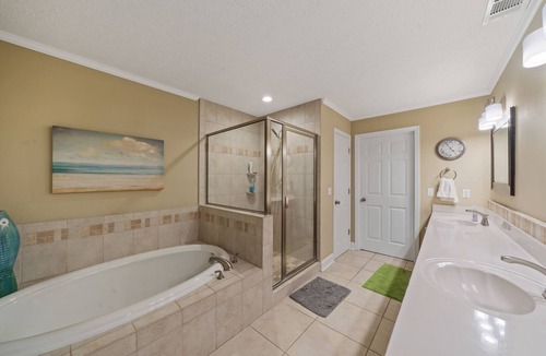 Eatonton House | NEW!! Family Fun Getaway - Indoor Pool & Pet Friendly