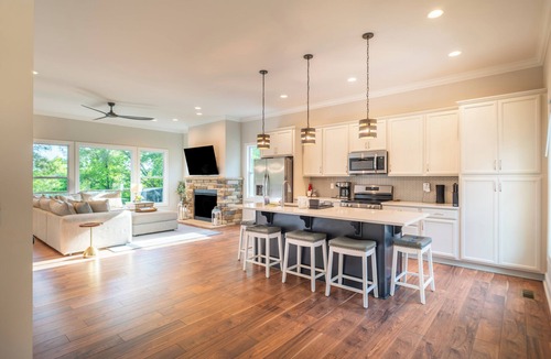 Nebo House | New four bedroom house with private dock on Lake James.