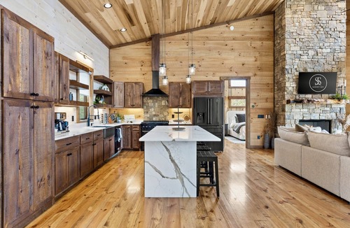 Mineral Bluff Cabin | NEW! Heated Pool + Sauna + Dog-Friendly