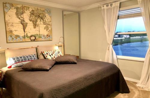 Kissimmee House | NEW Home 3 Bedrooms Water View Disney Universal