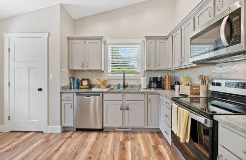 Waynesville House | New home w/hot tub, fireplace, firepit - Less than 1/2 mi to Main St.