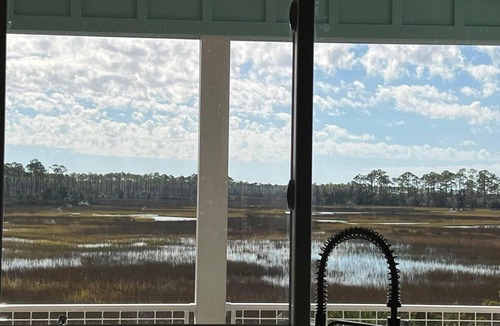 Steinhatchee House | New Home with Stunning Views of The Gulf of America & Porpoise Creek