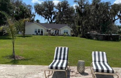Umatilla House | New House on lake,full stocked home,private beach Lake access w use of 4 kayaks