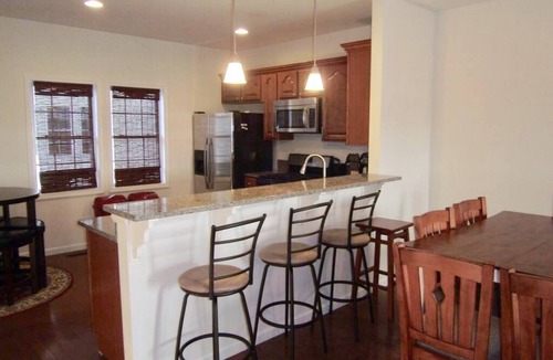North Wildwood House | New Huge~Heated Pool~Luxury~3 level~BeachBLOCK~4 Bedroom~King bed~WIFI