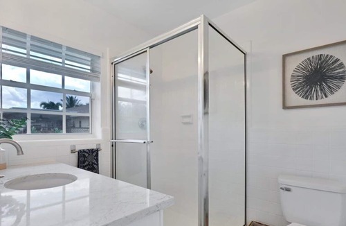Tequesta House | NEW Idyllic Coastal Family Home Close To Beaches, Restaurants and Inlet