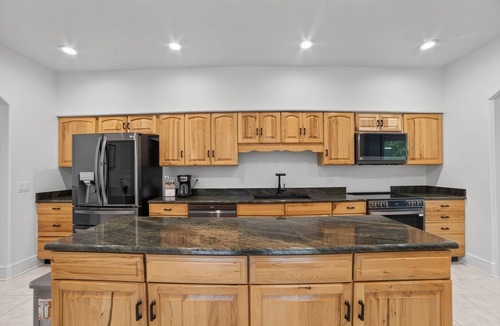 Lakeland House | NEW! Lakeland Oasis Hot Tub, Lanai & Fire Pit