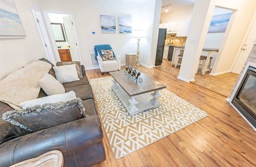 Vaught Condo | NEW Large 2BR - Savannah Shores - Pool-Pickleball