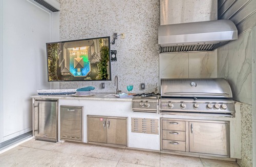 Saint Armands Key House | New Listing! Dream Island | Pet Friendly Home w/Private Heated Pool and Spa