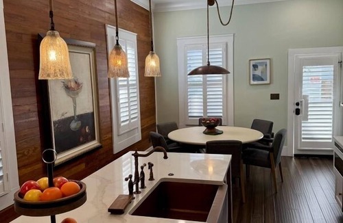 Historic Seaport House | NEW listing! Luxurious Island Pearl, 2 Bed/2 Bath Home near Duval - Pool