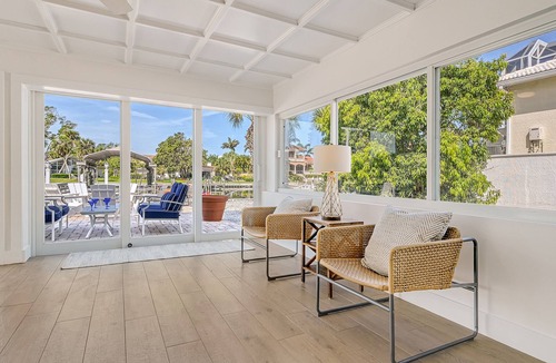 Saint Armands Key House | New Listing! Manatee Cove | Waterfront Home on Lido Key, 30 Second Walk to St. Armands Circle!